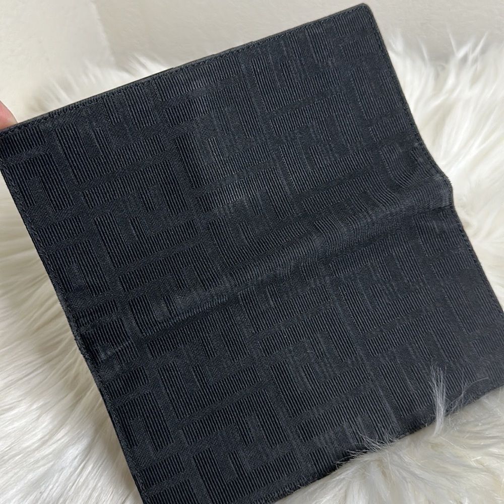 COPY - 💯Authentic Fendi Bifold Long Wallet 🍀 - Picture 6 of 12